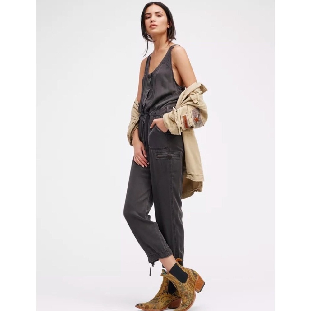 Free People Roaring Rayon Utilitarian Jumpsuit Women 6 Olive Cargo Military Rare